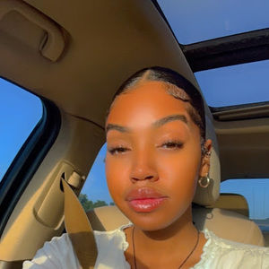 Meet your Posher, Lakerriel